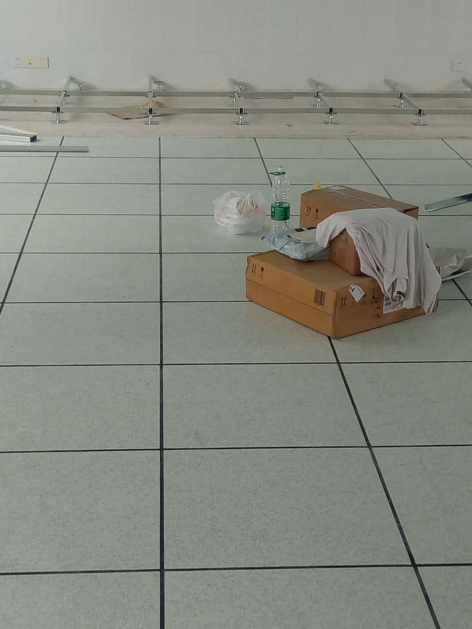 上林沈飛地板 上林防靜電地板 全國領(lǐng)先防靜電地板品牌